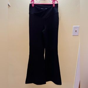 NWT Old Navy Crossover Flare Legging